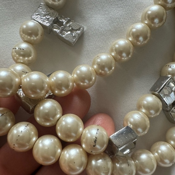 New - bold Pearl & rhinestone statement necklace - Picture 6 of 7